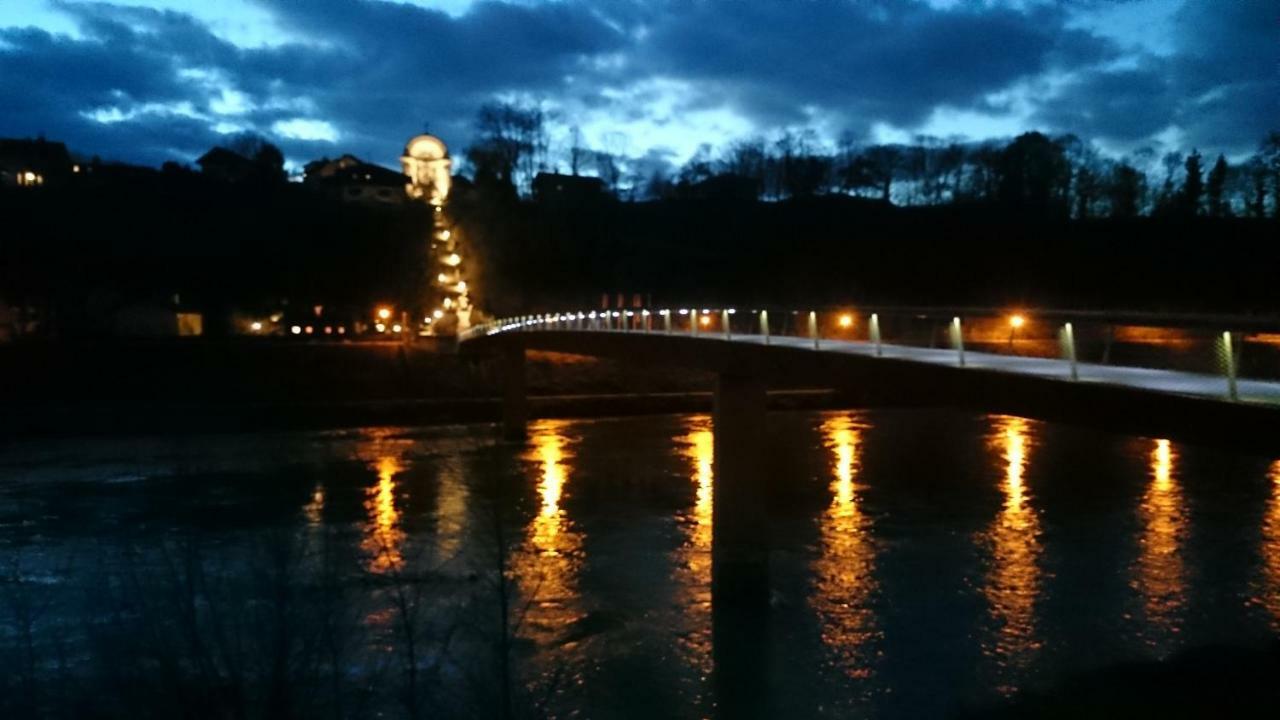 Ferienwohnung An Der Idyllischen Salzachschleife Naehe Salzburg Laufen Eksteriør bilde